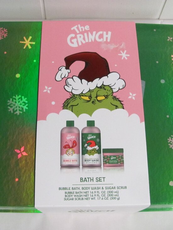 GRINCH 3 PIECE BATH SET NEW IN PACKAGE Other - GRINCH 3 PIECE BATH SET NEW IN PACKAGE